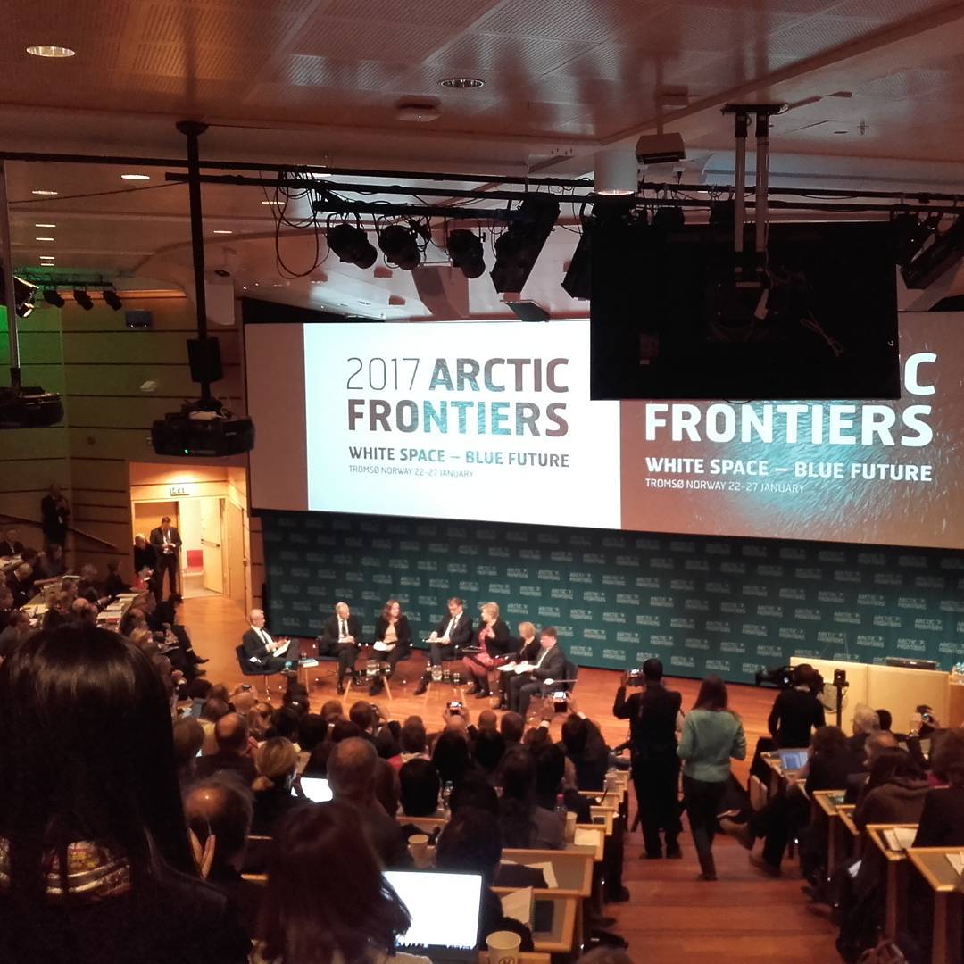 Exchanging arguments at #arcticfrontiers #politicsmeetsscience #sustainability