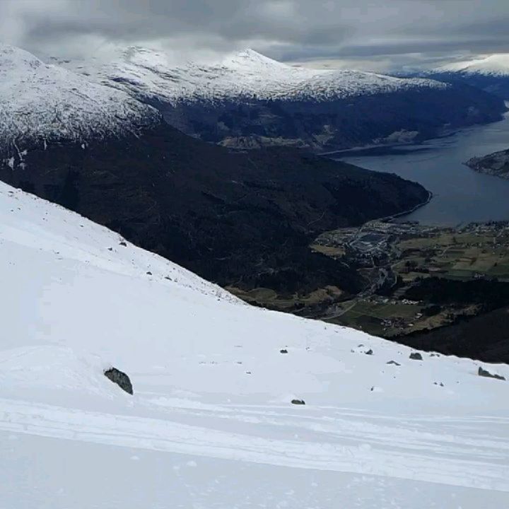 #skålatårnet delivered perfect spring turns but zero views today.