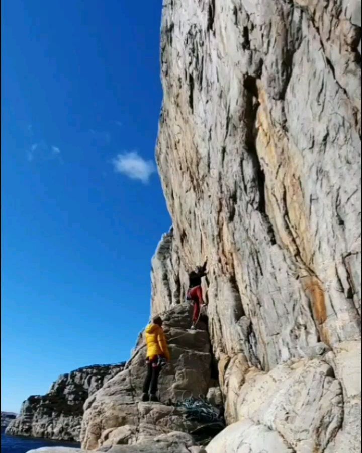 This route (#Furunkulose 7+/8- 5.12) has represented all my weaknesses a year