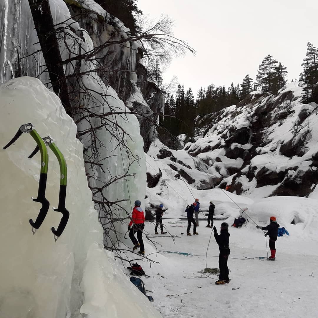 Busy times and warm temps at #krokan, but with surprisingly good ice :) happy