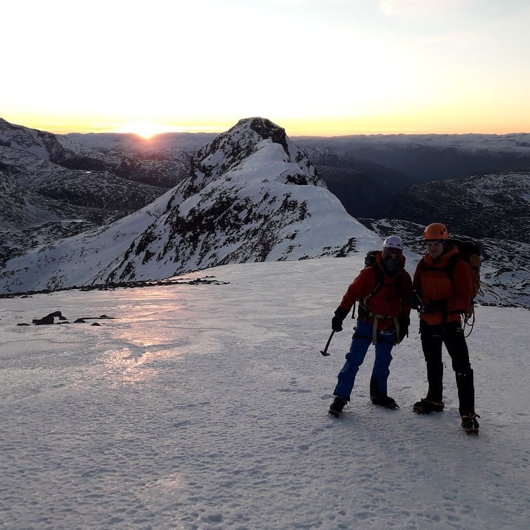The frozen peaks and colours of #hurrungane !
